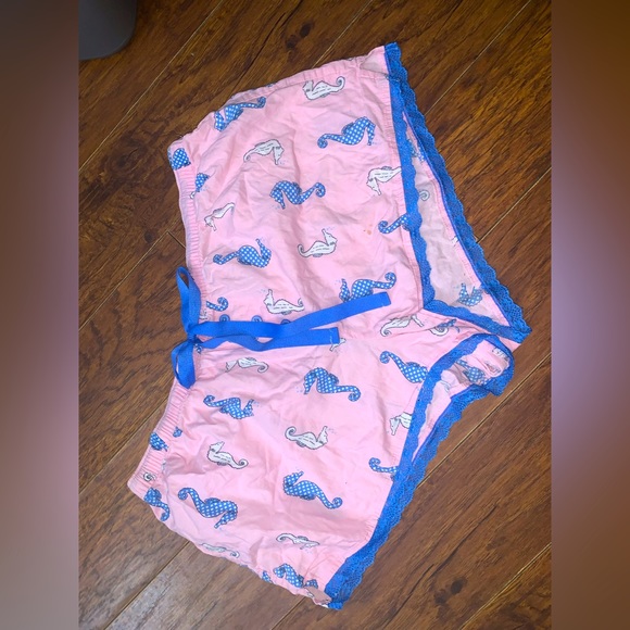 Shorts - Picture 1 of 3